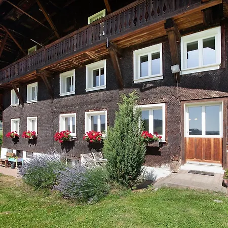Black Forest Woods Ferienhaus *